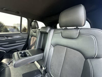 2022 Jeep Grand Cherokee Altitude