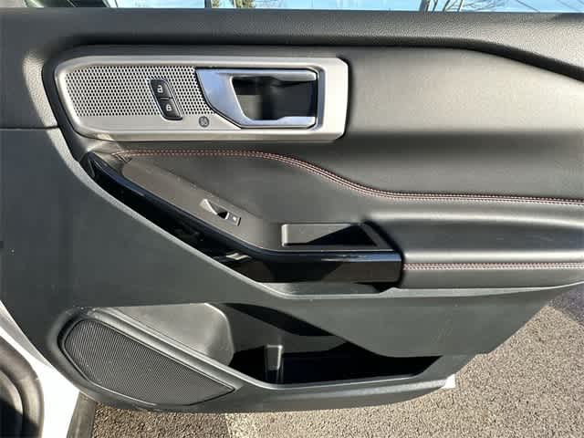 2024 Ford Explorer ST-Line