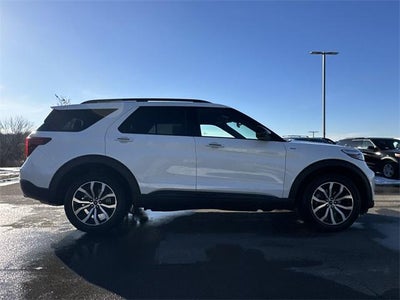 2024 Ford Explorer ST-Line