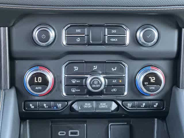 2024 GMC Yukon XL AT4