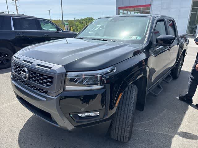 2025 Nissan Frontier SL