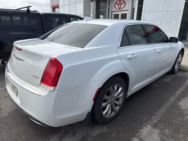 2015 Chrysler 300 Limited