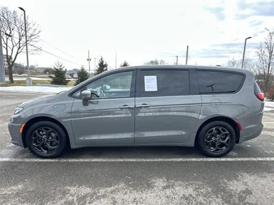 2022 Chrysler Pacifica Hybrid Touring L