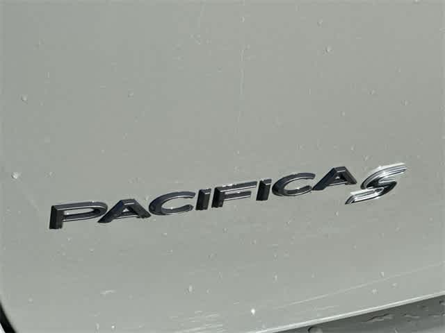 2022 Chrysler Pacifica Hybrid Touring L