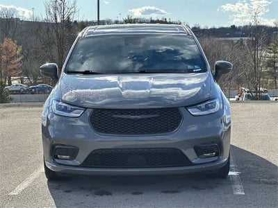 2022 Chrysler Pacifica Hybrid Touring L