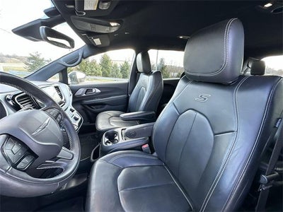 2022 Chrysler Pacifica Hybrid Touring L