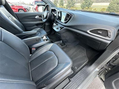 2022 Chrysler Pacifica Hybrid Touring L