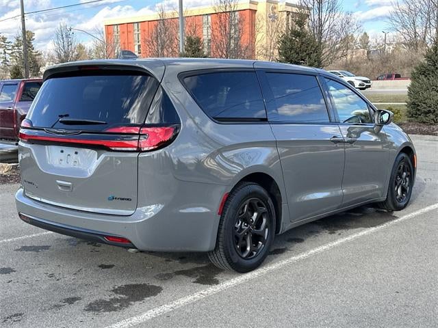 2022 Chrysler Pacifica Hybrid Touring L