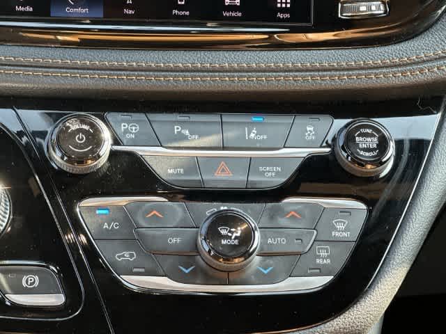 2023 Chrysler Pacifica Hybrid Pinnacle
