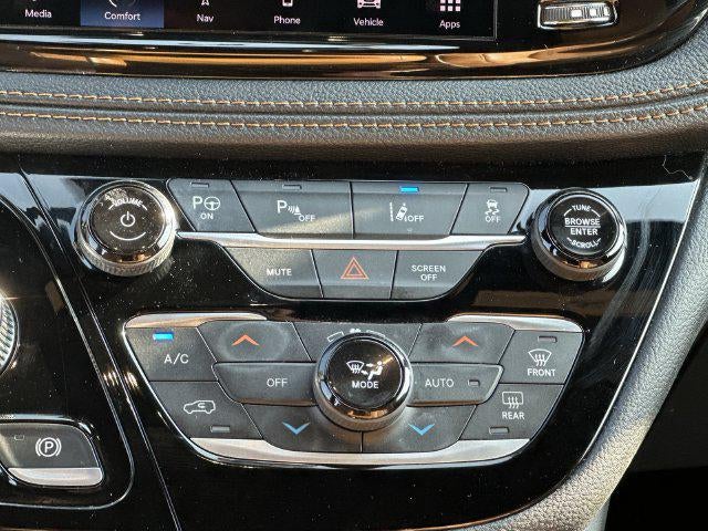 2023 Chrysler Pacifica Hybrid Pinnacle