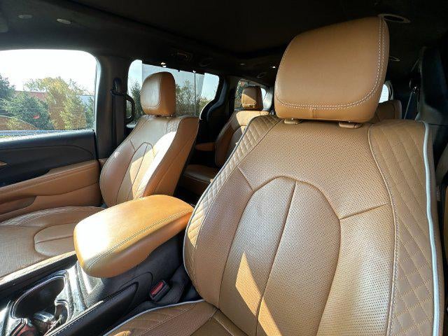 2023 Chrysler Pacifica Hybrid Pinnacle