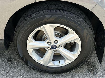 2022 Ford Edge SE