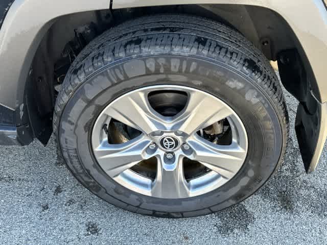2024 Toyota RAV4 Hybrid LE