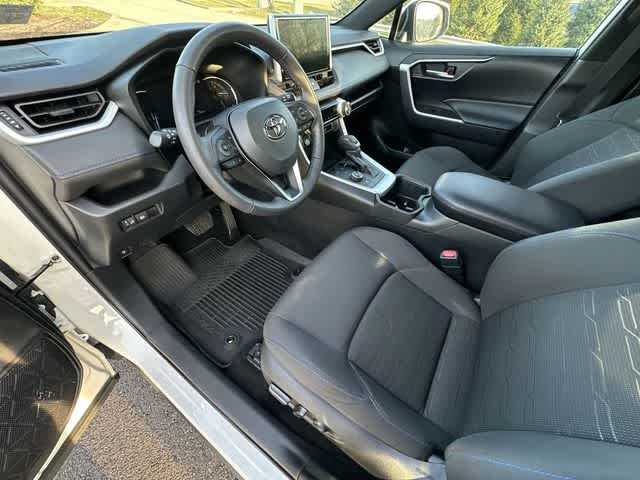 2023 Toyota RAV4 Hybrid SE