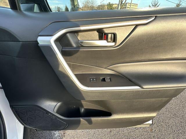 2023 Toyota RAV4 Hybrid SE