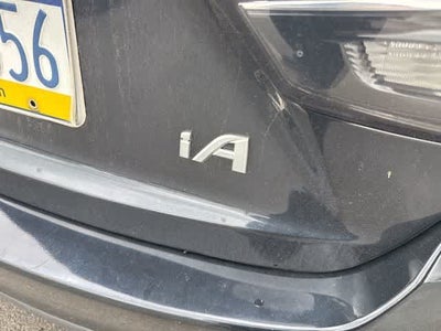 2017 Toyota Yaris iA Auto (Natl)