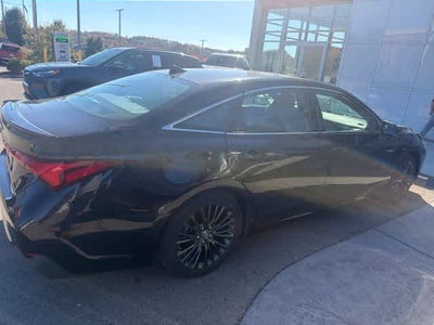 2019 Toyota Avalon Hybrid XSE