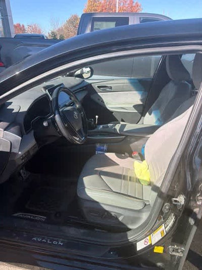 2019 Toyota Avalon Hybrid XSE