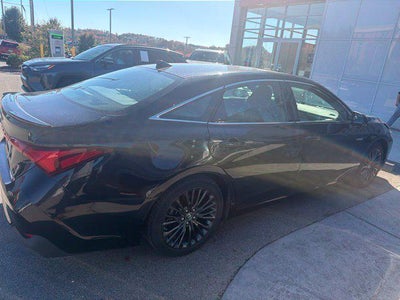 2019 Toyota Avalon Hybrid XSE