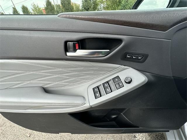 2021 Toyota Avalon Hybrid Limited