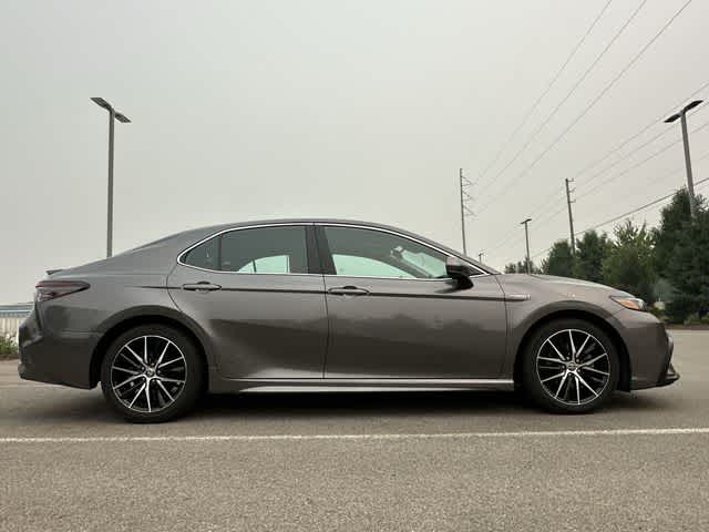 2021 Toyota Camry Hybrid SE