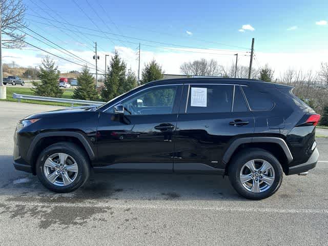 2022 Toyota RAV4 Hybrid LE