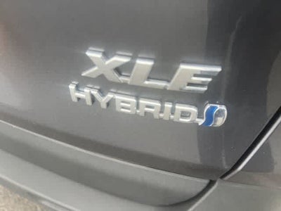 2022 Toyota RAV4 Hybrid XLE