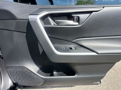 2025 Toyota RAV4 Hybrid SE