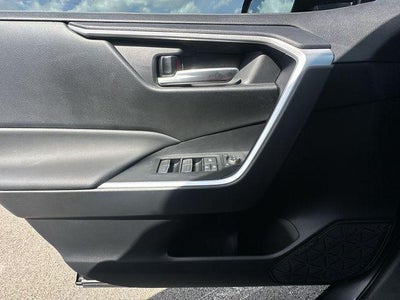 2025 Toyota RAV4 Hybrid SE