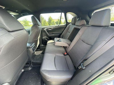 2025 Toyota RAV4 Hybrid SE