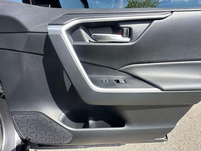 2025 Toyota RAV4 Hybrid SE