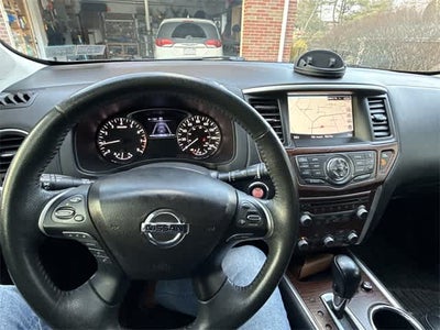 2017 Nissan Pathfinder Platinum