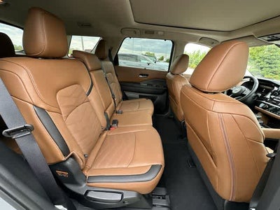 2025 Nissan Pathfinder Platinum