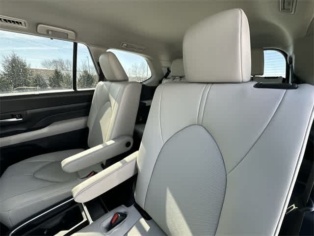 2025 Toyota Grand Highlander XLE