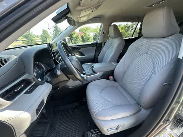 2020 Toyota Highlander Hybrid LE