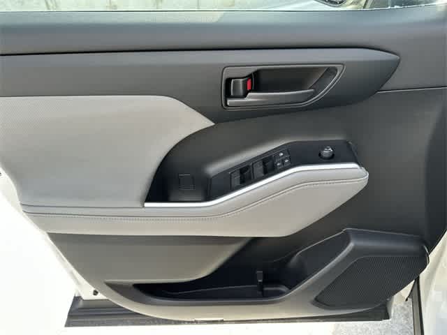 2021 Toyota Highlander Hybrid LE