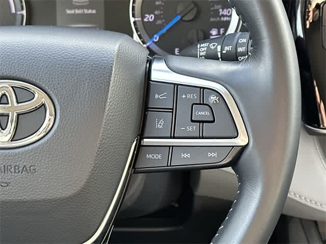 2021 Toyota Highlander Hybrid LE