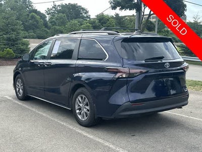 2024 Toyota Sienna LE