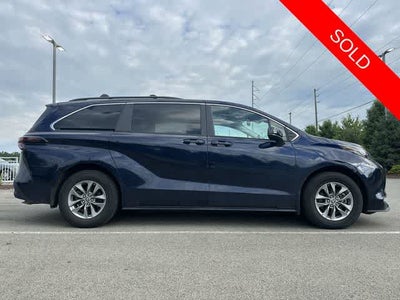 2024 Toyota Sienna LE