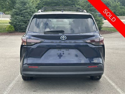 2024 Toyota Sienna LE
