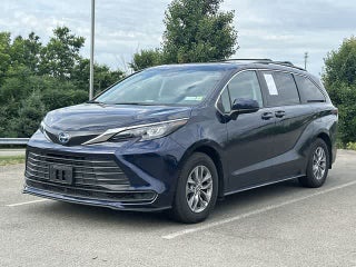 2024 Toyota Sienna LE