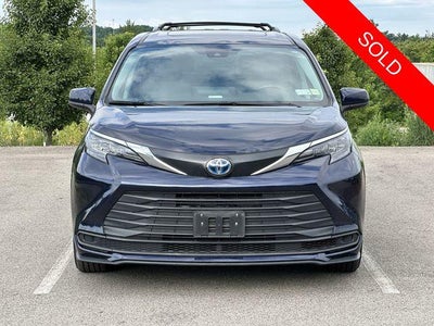 2024 Toyota Sienna LE