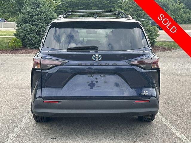 2024 Toyota Sienna LE