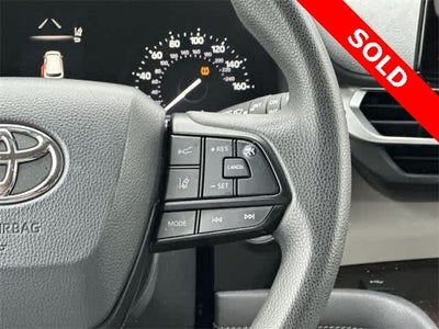 2022 Toyota Sienna LE