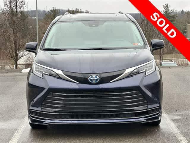 2022 Toyota Sienna LE