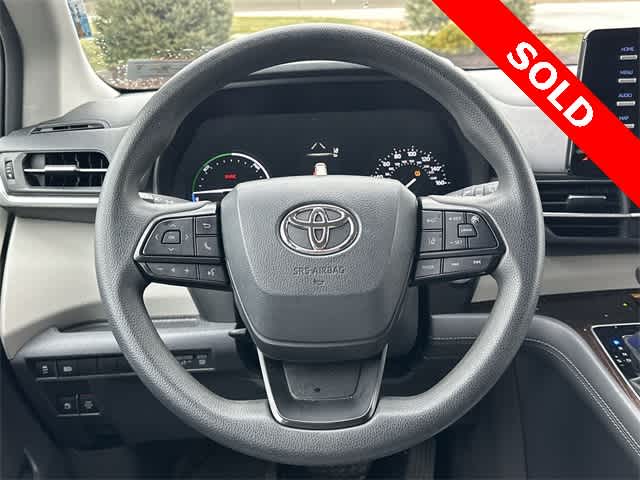 2022 Toyota Sienna LE