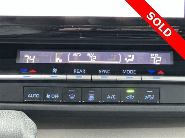 2022 Toyota Sienna LE