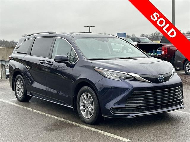 2022 Toyota Sienna LE