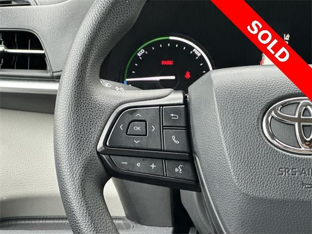 2022 Toyota Sienna LE