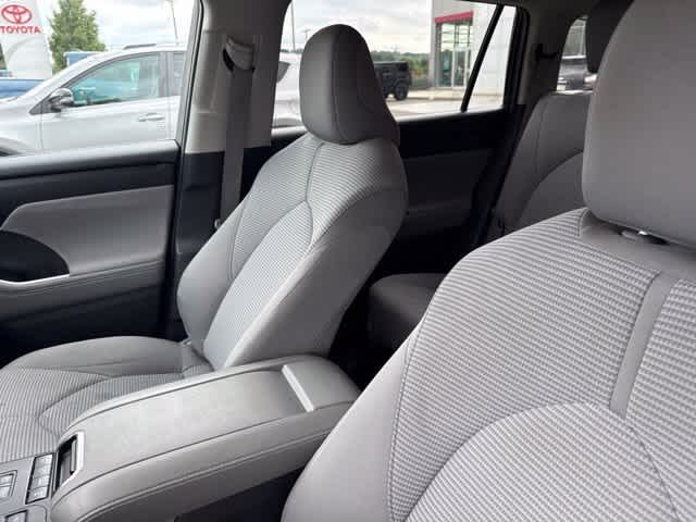 2022 Toyota Highlander L